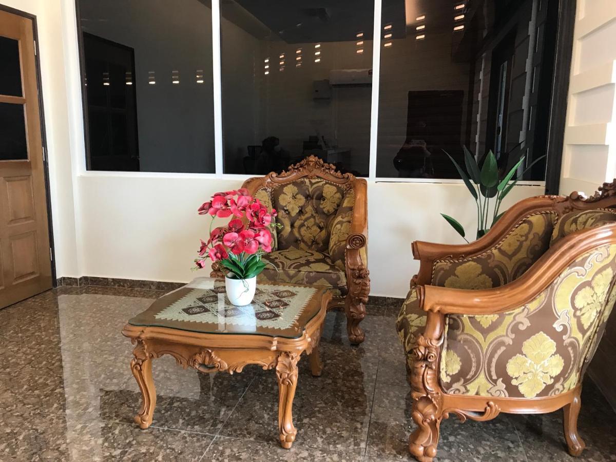 Oyo 90506 Z Stay Inn Hotel Simpang Renggam ภายนอก รูปภาพ