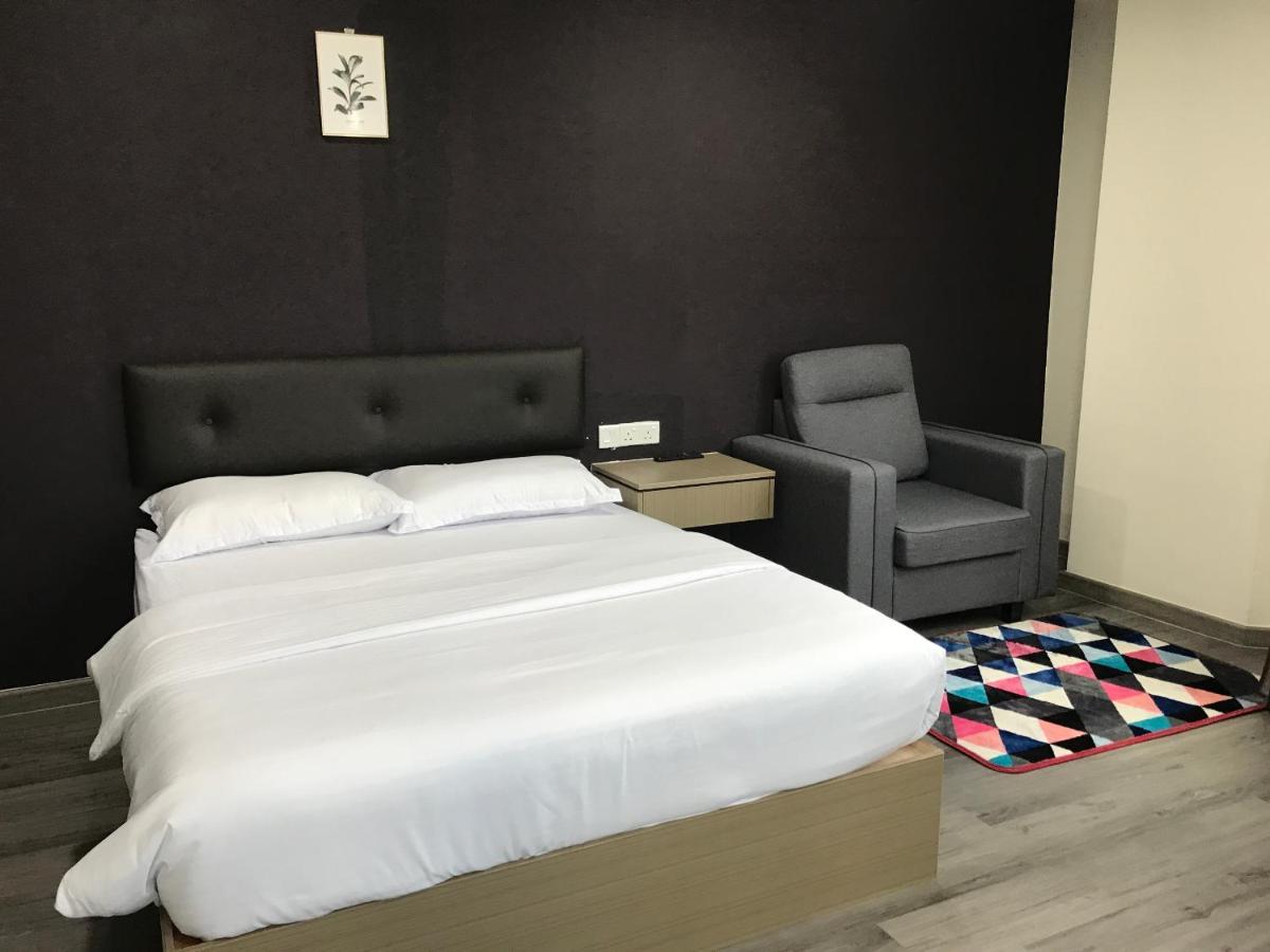 Oyo 90506 Z Stay Inn Hotel Simpang Renggam ภายนอก รูปภาพ
