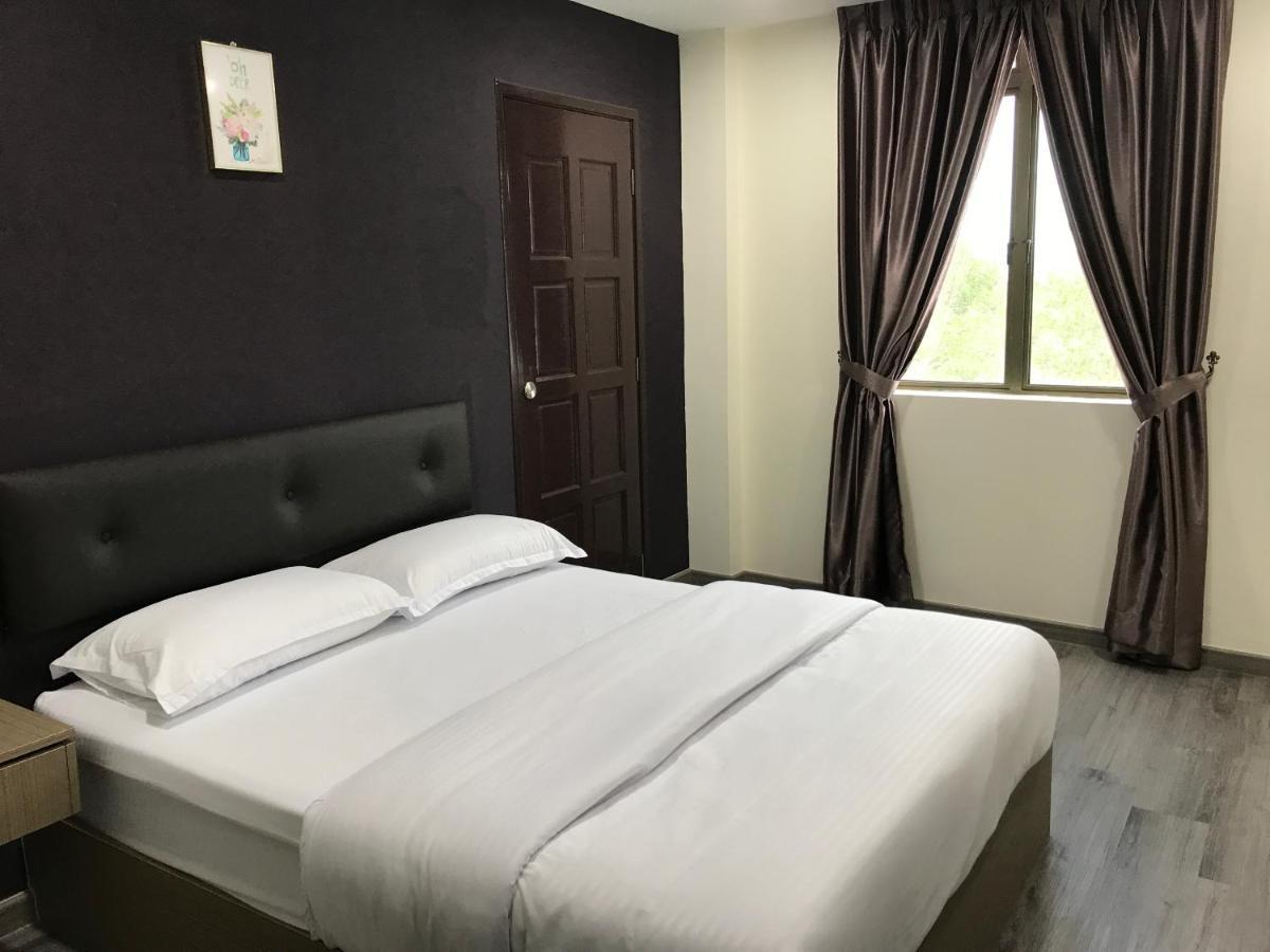 Oyo 90506 Z Stay Inn Hotel Simpang Renggam ภายนอก รูปภาพ