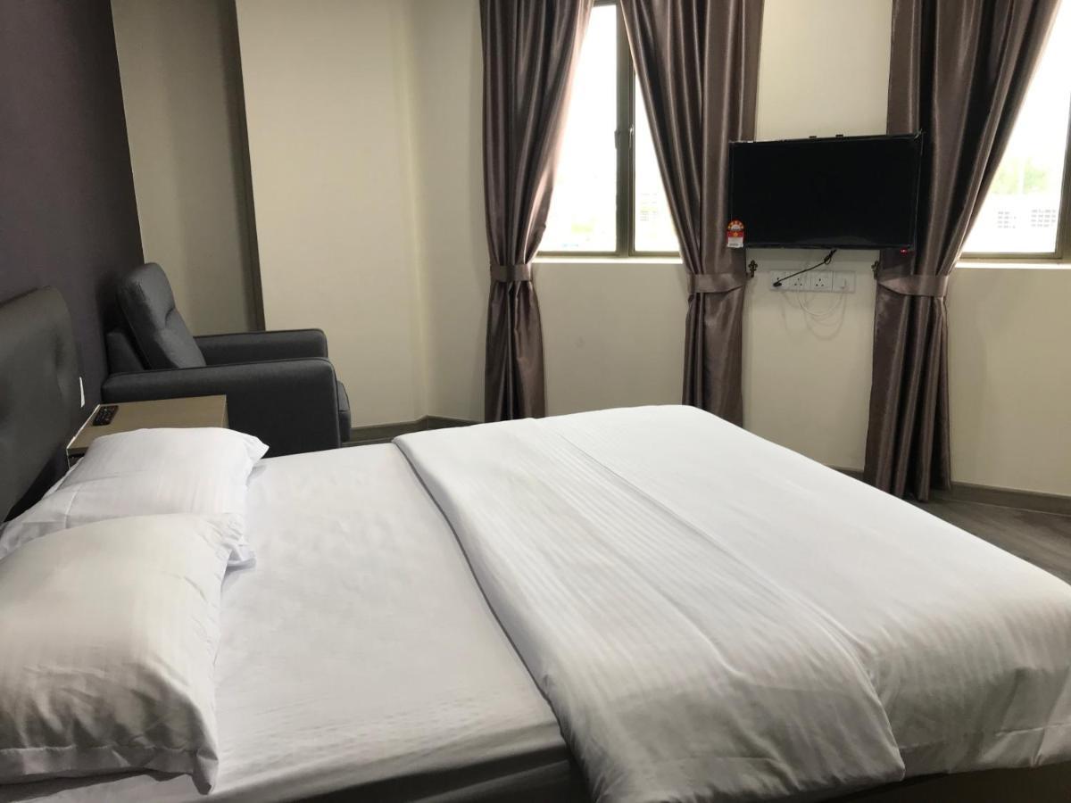 Oyo 90506 Z Stay Inn Hotel Simpang Renggam ภายนอก รูปภาพ